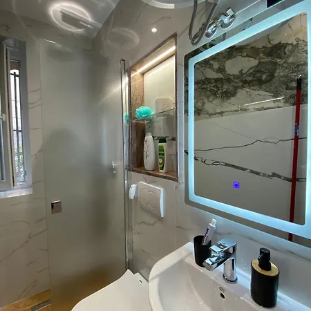 Keli S شقة تيرانا