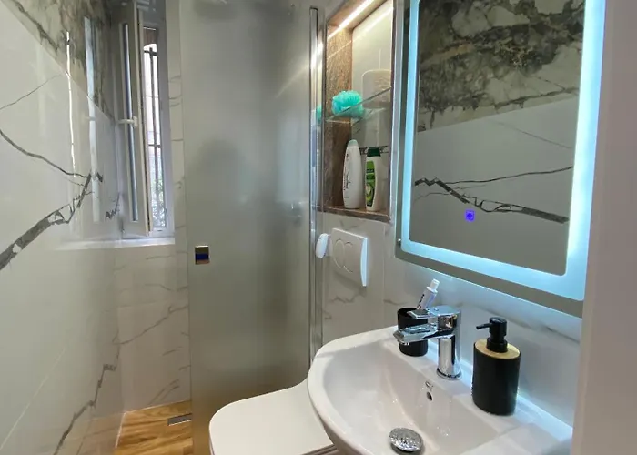 Keli S * تيرانا